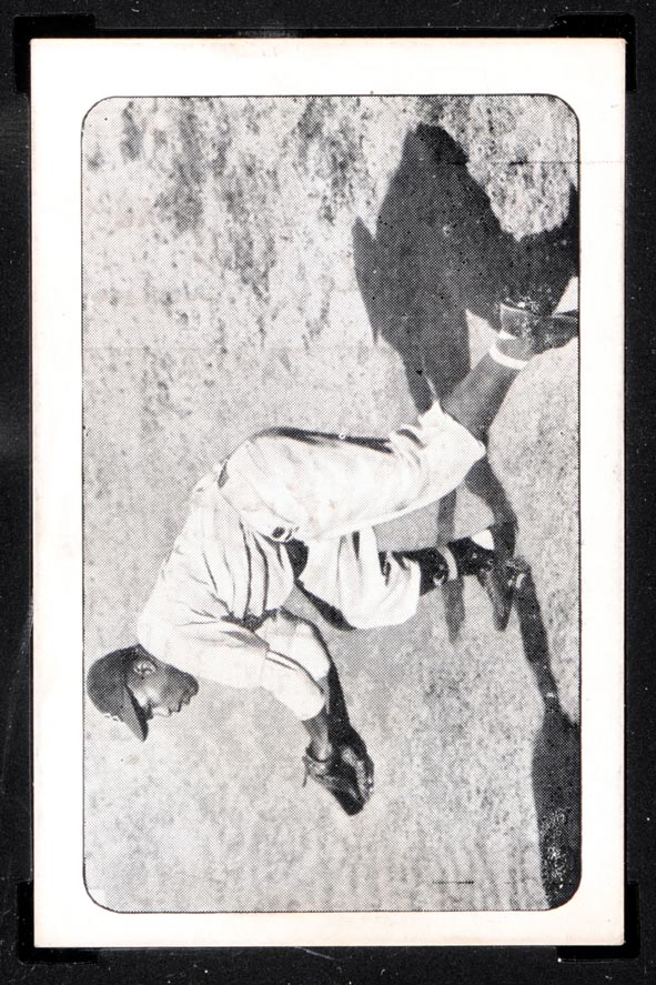1947 Bond Bread Jackie Robinson Fielding, No Ball Visible