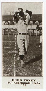 1915-1916 M101-4 Sporting News #175 Fred Toney Cincinnati Reds