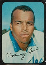 1969 Topps Supers #32 Tommy Davis Seattle Pilots - Front